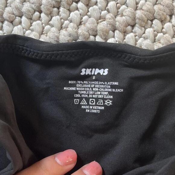 Skims Fits Everybody Highneck Bodysuit - Picture 2 of 4